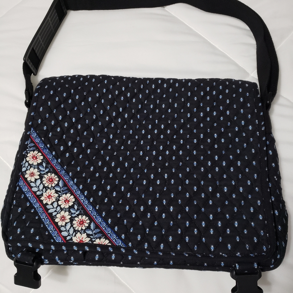 Vera Bradley messanger laptop bag.